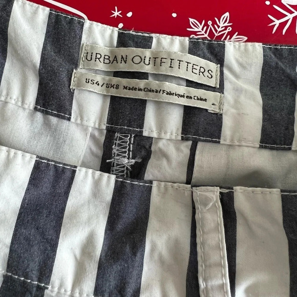 UO • Percy Pleated High-Rise Tapered Pant - Picture 7 of 9